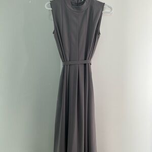 Elegant Gray Sleeveless Dress